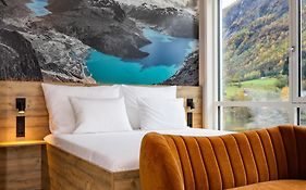 Stryn House - Hotel & Apartments